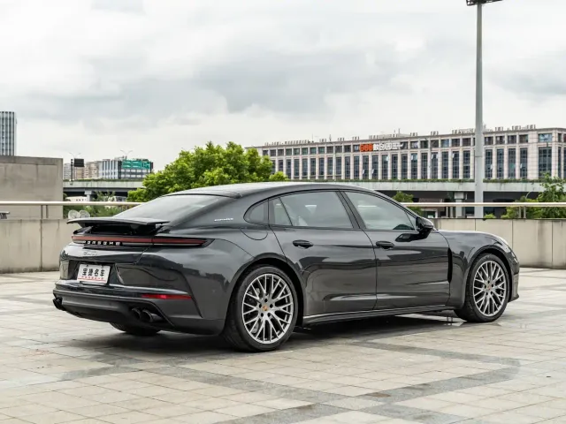 Porsche Panamera — Фото автомобиля 6