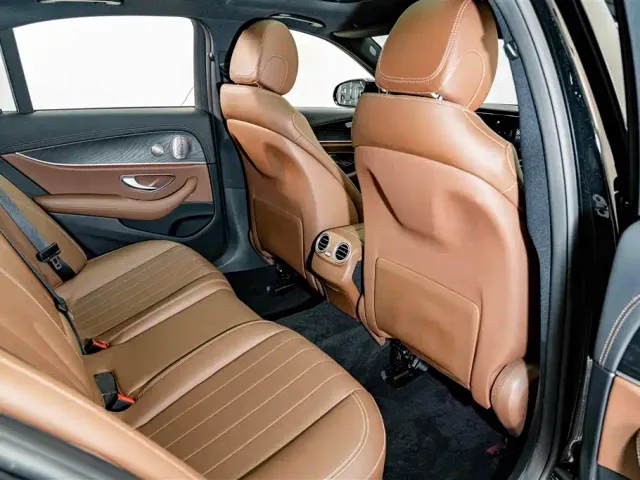 Mercedes-Benz E-Class — Фото автомобиля 21