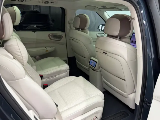 Lynk & Co 900 — Фото автомобиля 24