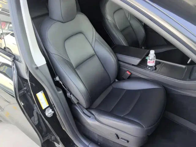 Tesla Model Y — Фото автомобиля 24