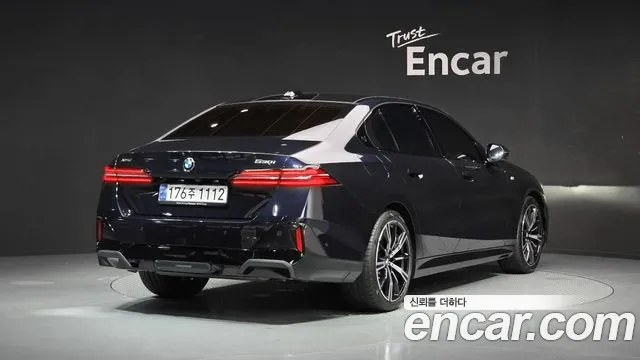 Фотография автомобиля — BMW 5-Series