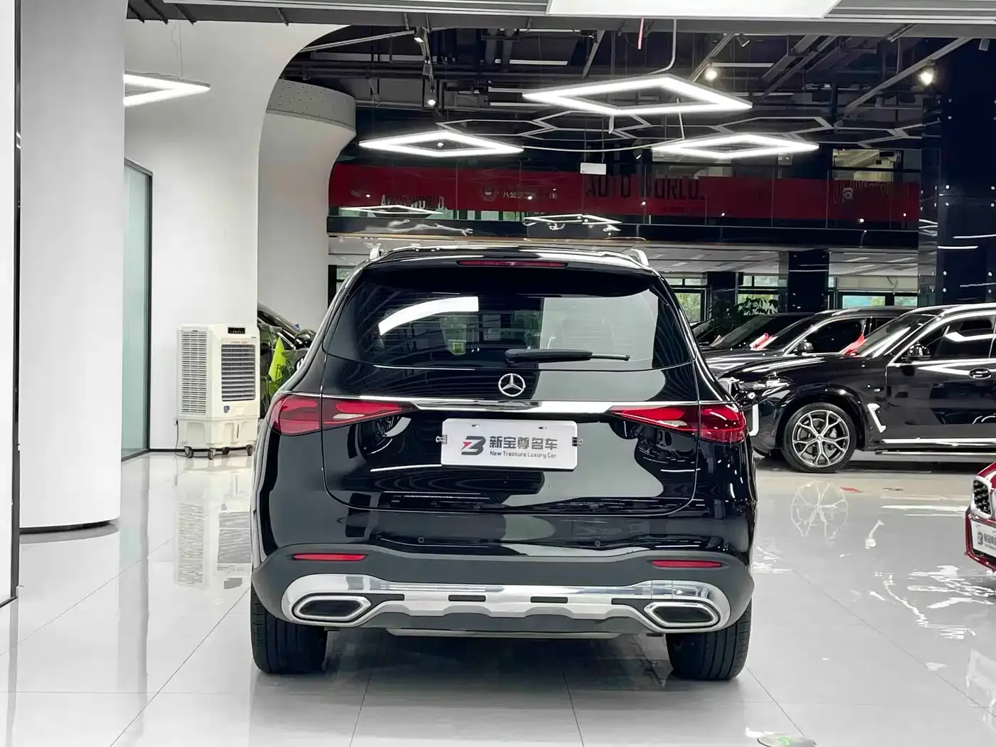 Mercedes-Benz Mercedes-Benz GLC 2023 Facelift GLC 260 L 4MATIC Sport 5-Seater — Фото автомобиля 12
