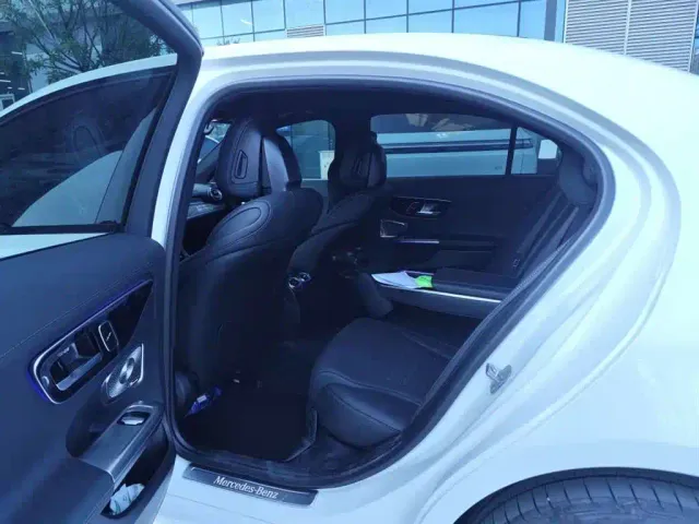 Mercedes-Benz C-Class — Фото автомобиля 5