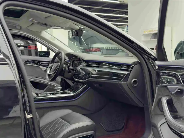Audi A8 — Фото автомобиля 10