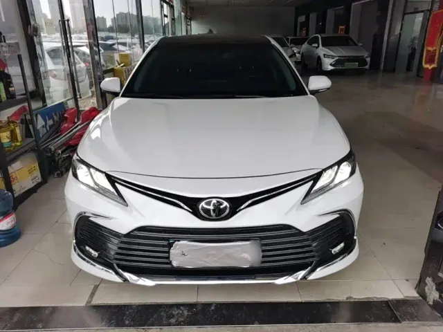Toyota Camry — Фото автомобиля 2