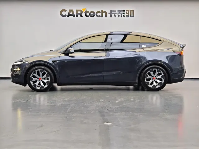 Tesla Model Y L — Фото автомобиля 3