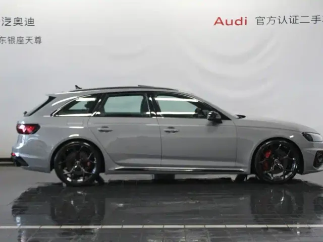 Audi RS 4 — Фото автомобиля 4