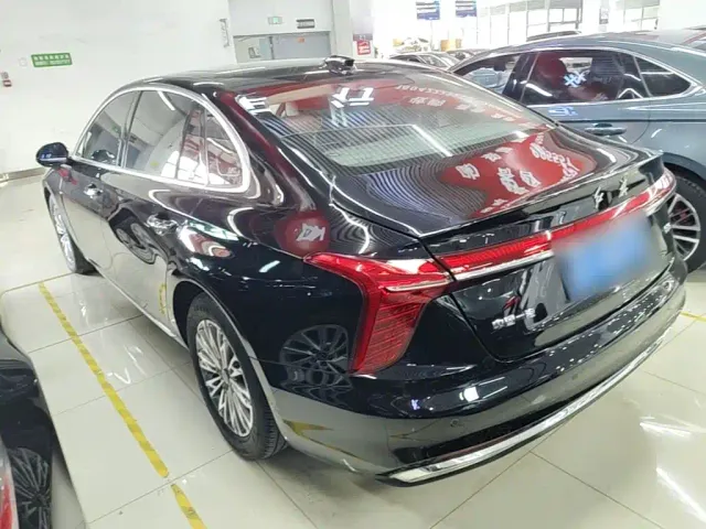 Hongqi H5 — Фото автомобиля 4