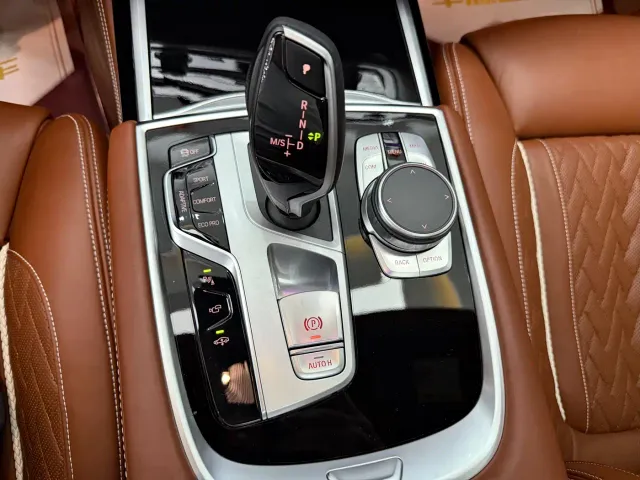 BMW 7 Series — Фото автомобиля 20