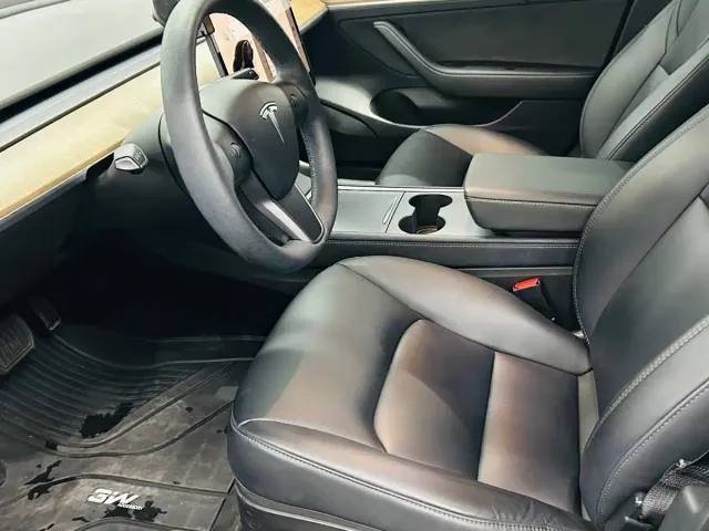 Tesla Model 3 — Фото автомобиля 9