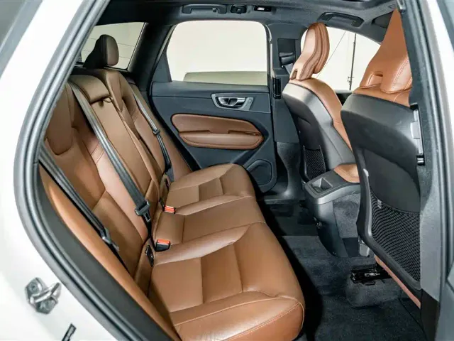 Volvo XC60 — Фото автомобиля 20