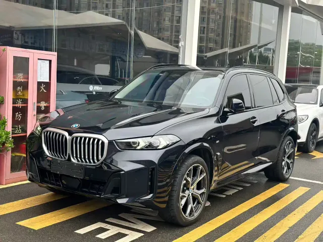 Фотография автомобиля — BMW X5