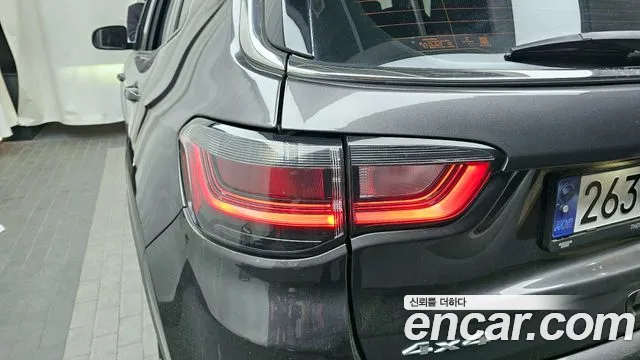 Jeep Compass — Фото автомобиля 23