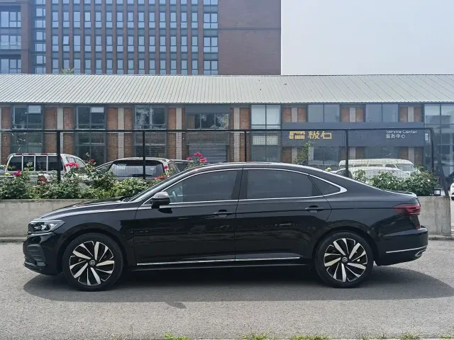 Volkswagen Passat — Фото автомобиля 6