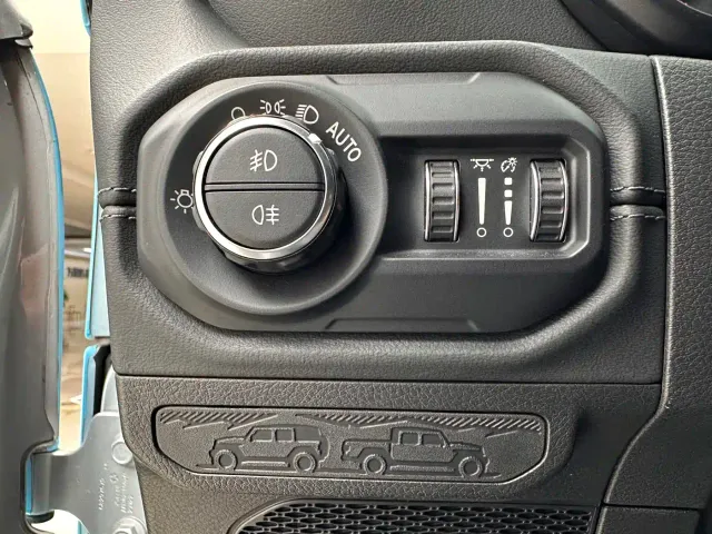 Jeep Wrangler — Фото автомобиля 16