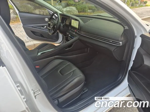 Hyundai Avante CN7 — Фото автомобиля 9