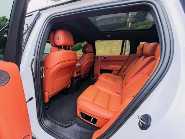 Li Auto L7 — Фото автомобиля 6
