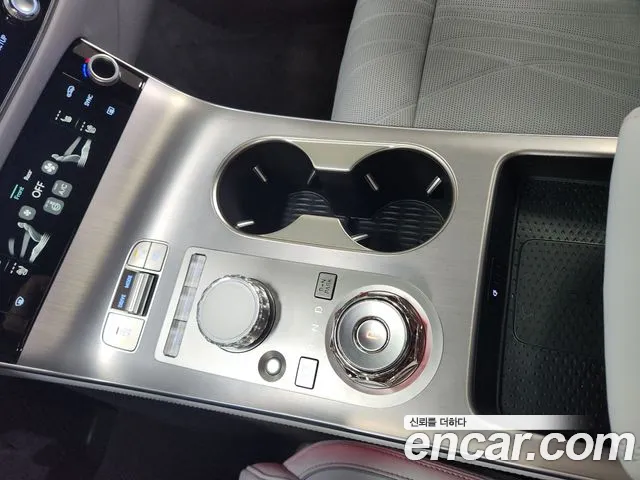 Genesis GV70 — Фото автомобиля 12
