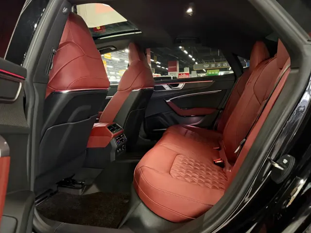 Audi Audi A7L 2024 45 TFSI quattro S-line Black Warrior Edition — Фото автомобиля 11