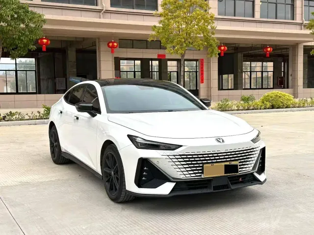 Changan UNI-V — Фото автомобиля 3