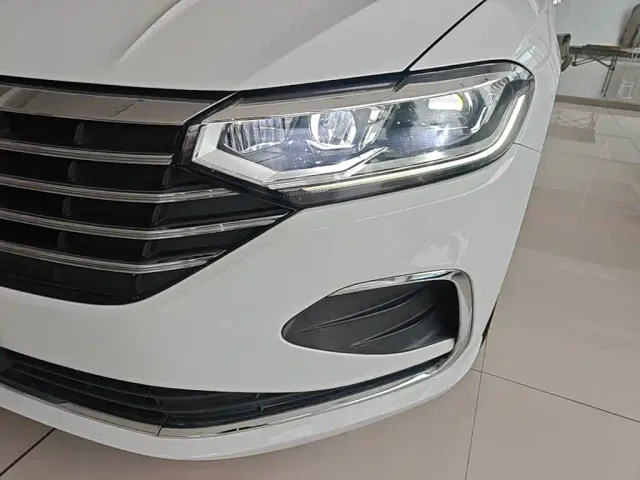 Volkswagen Lavida — Фото автомобиля 23