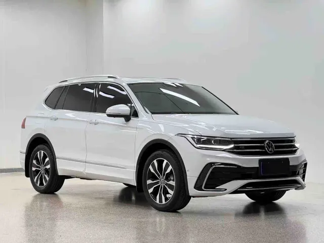 Volkswagen Tiguan L — Фото автомобиля 3