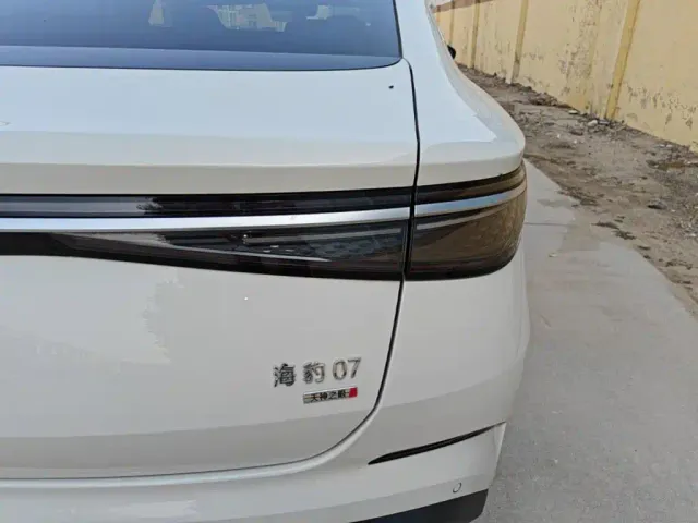 BYD Seal 07 DM-i — Фото автомобиля 7