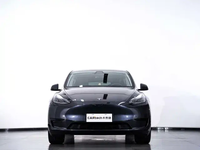 Tesla Model Y — Фото автомобиля 4