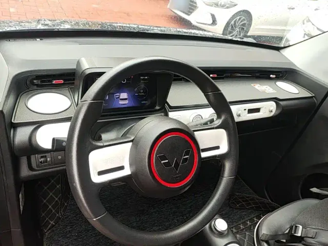 Wuling Hongguang Mini EV — Фото автомобиля 9