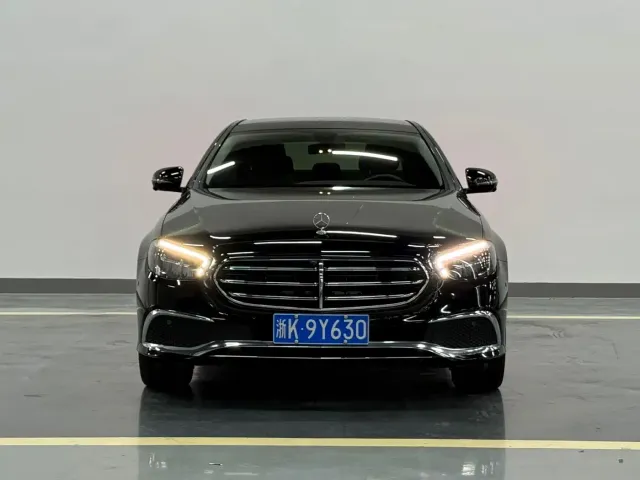 Mercedes-Benz E-Class — Фото автомобиля 2