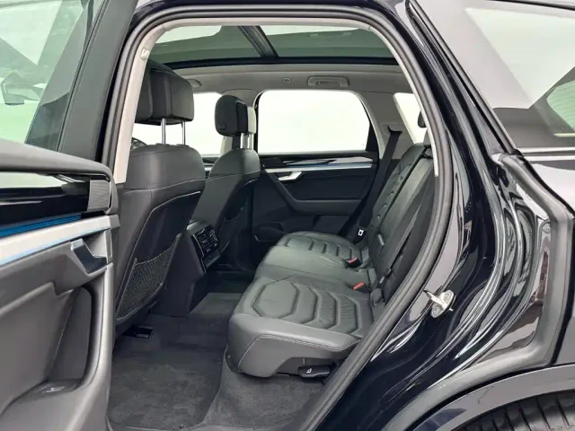 Volkswagen Touareg — Фото автомобиля 19