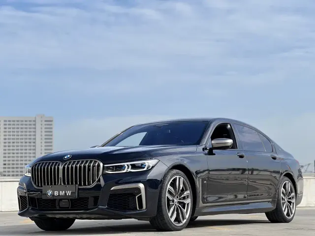 BMW 7 Series — Фото автомобиля 2