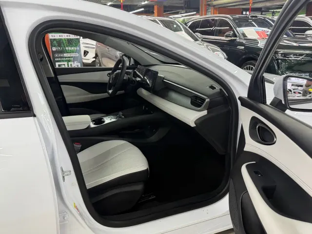 BYD Seal 05 DM-i — Фото автомобиля 16