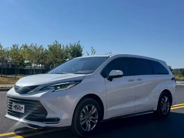 Фотография автомобиля — Toyota Sienna