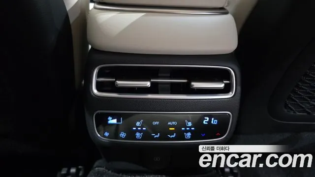 Genesis GV70 — Фото автомобиля 22