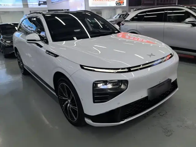 Xpeng G9 — Фото автомобиля 3