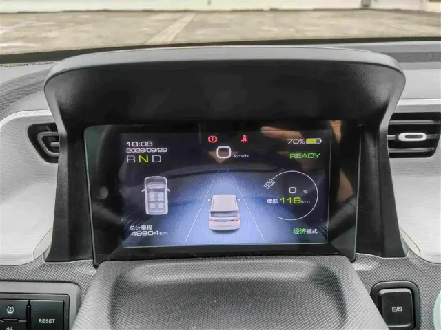 Wuling Hongguang Mini EV — Фото автомобиля 11