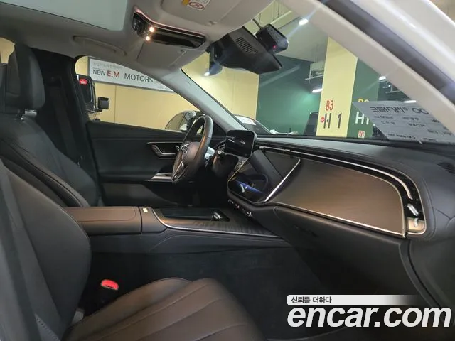 Mercedes-Benz E-Class — Фото автомобиля 14