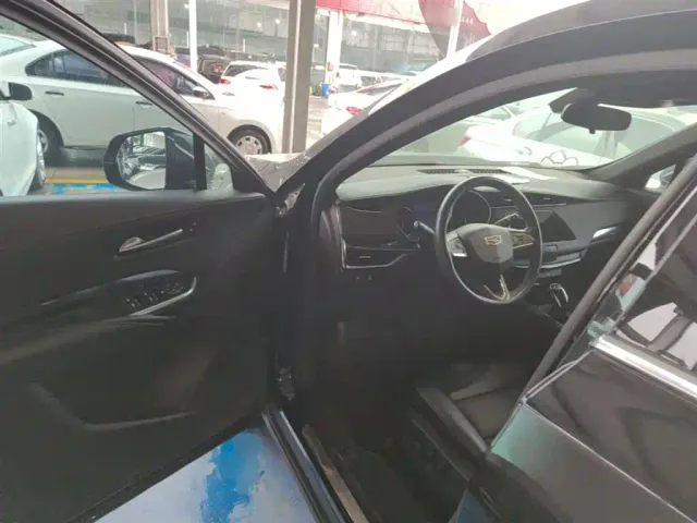 Cadillac XT4 — Фото автомобиля 15