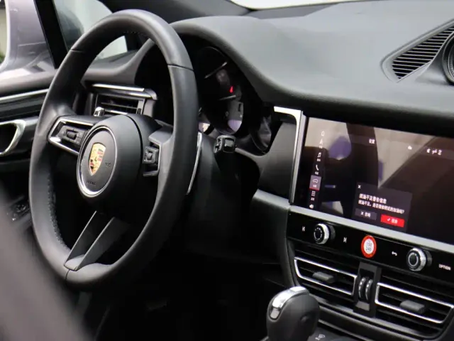 Porsche Macan — Фото автомобиля 22