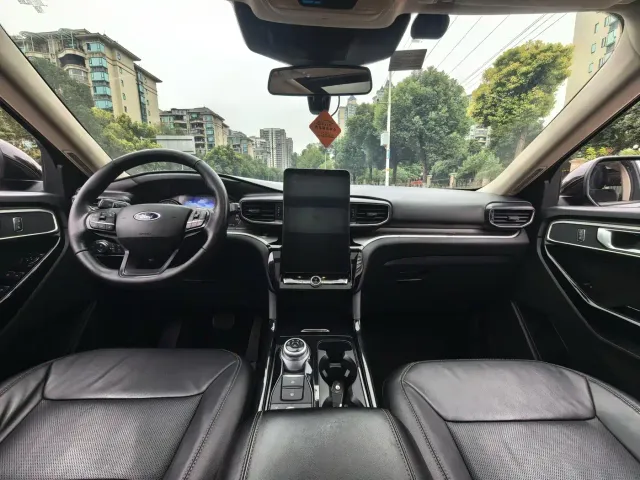Ford Explorer — Фото автомобиля 13