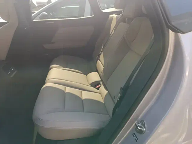 Volvo XC70 Plug-in Hybrid — Фото автомобиля 16
