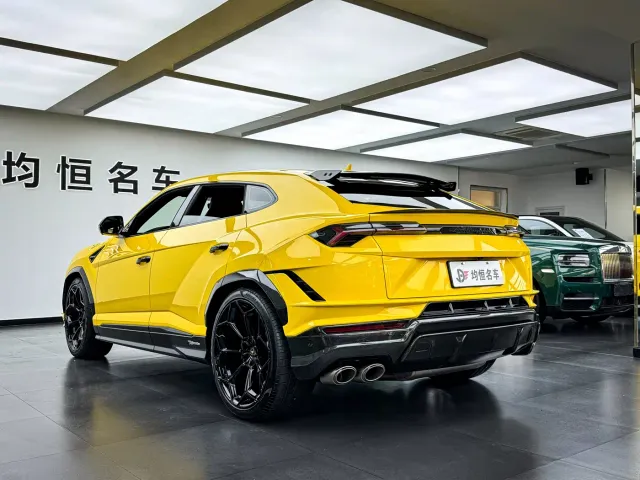 Lamborghini Urus — Фото автомобиля 3