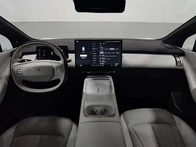 Xpeng P7+ — Фото автомобиля 5