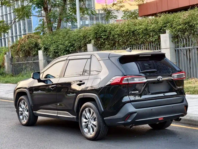Toyota Wildlander — Фото автомобиля 12