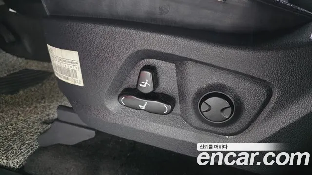 KG_Mobility_Ssangyong Rexton Новый Rexton Sport Khan Дизель 2.2 4WD — Фото автомобиля 30
