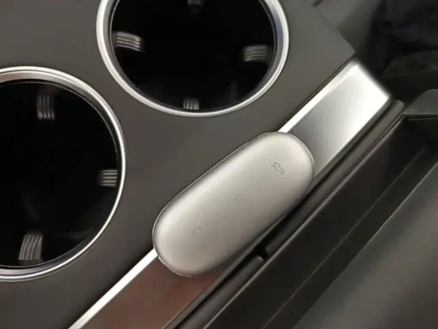 Li Auto L8 — Фото автомобиля 8