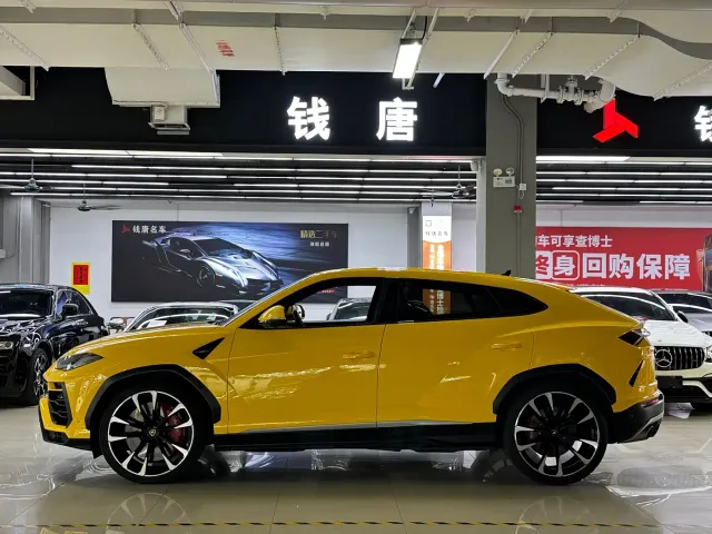 Lamborghini Urus — Фото автомобиля 4