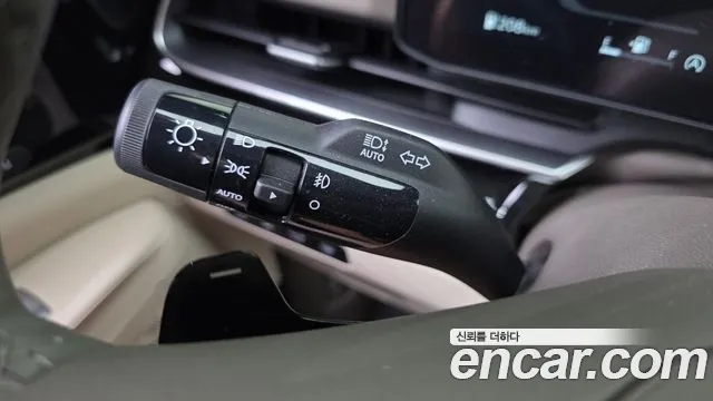 Kia Carnival Generation 4 — Фото автомобиля 27