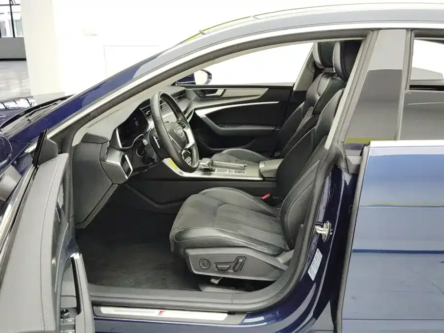 Audi Audi A7L 2024 45 TFSI Luxury — Фото автомобиля 9